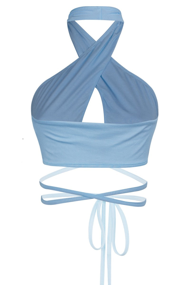 Turn heads halter crop